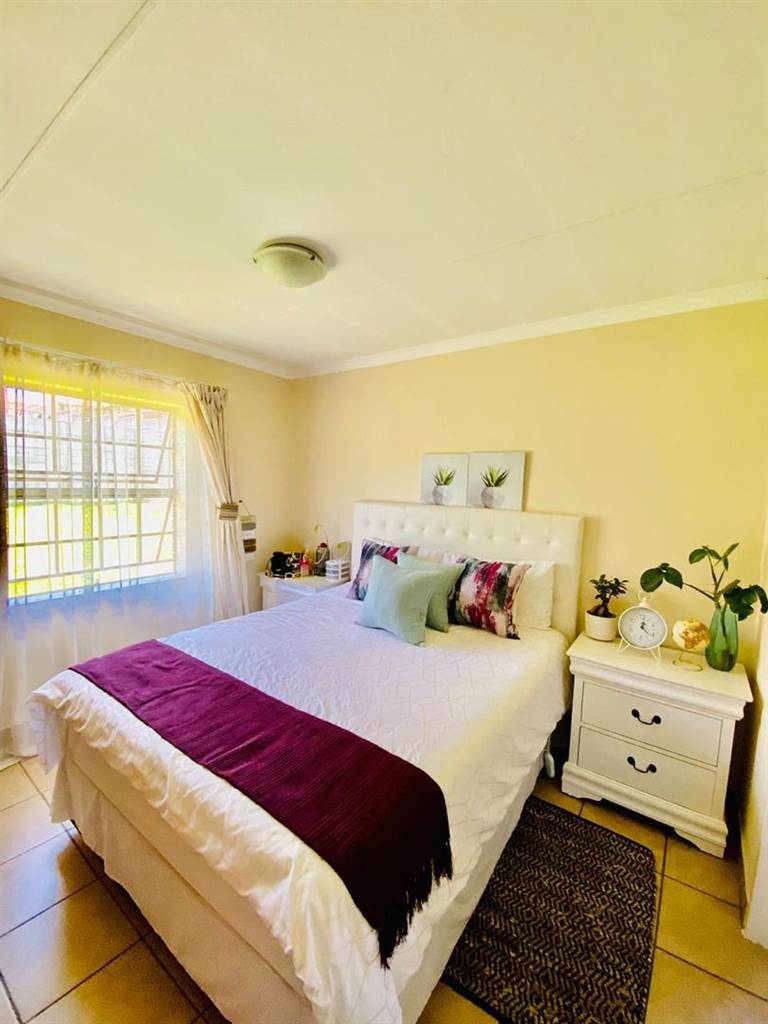 3 Bed Cluster in Olievenhoutbosch photo number 4