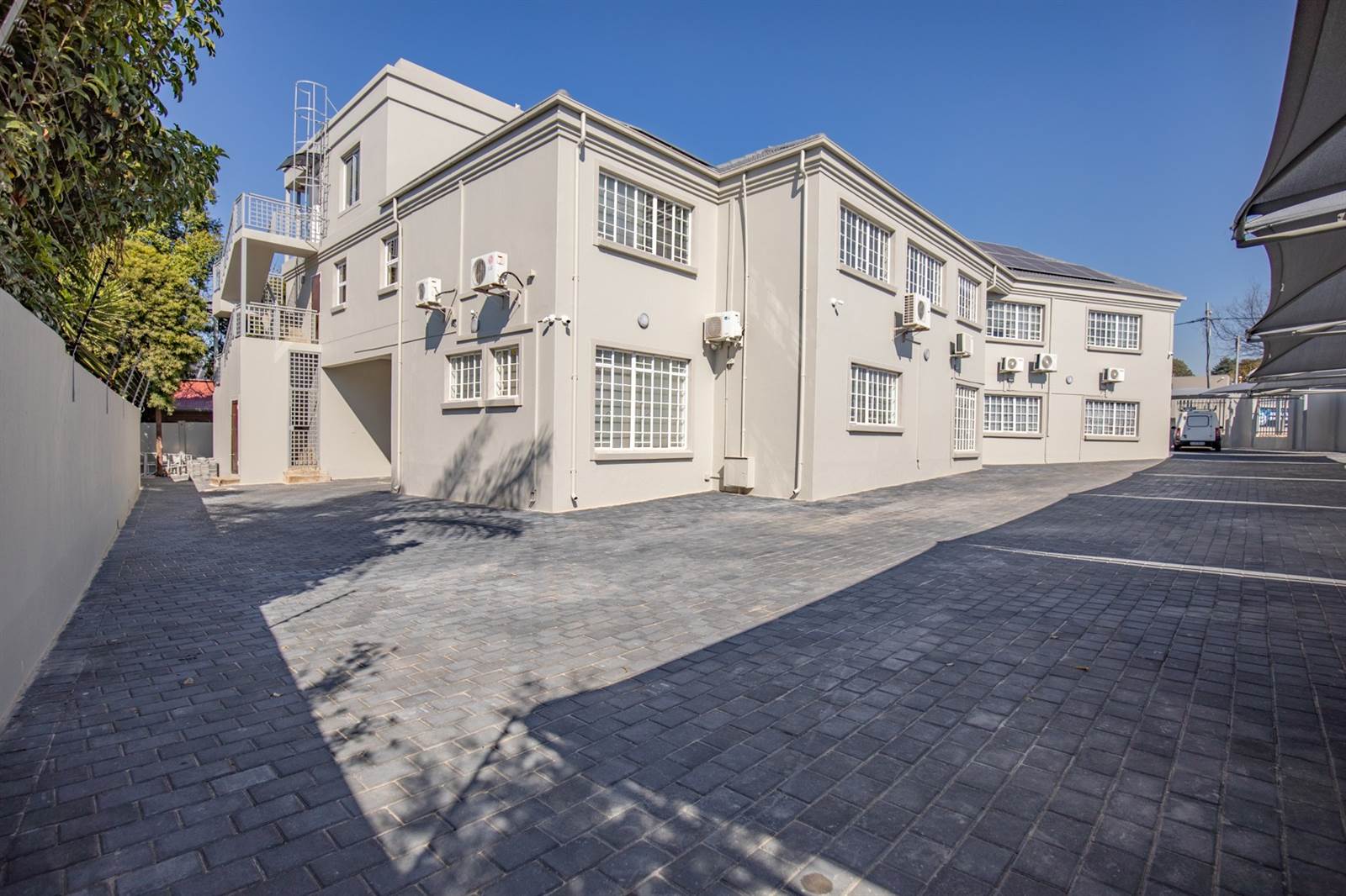 108  m² Commercial space in Doringkloof photo number 3
