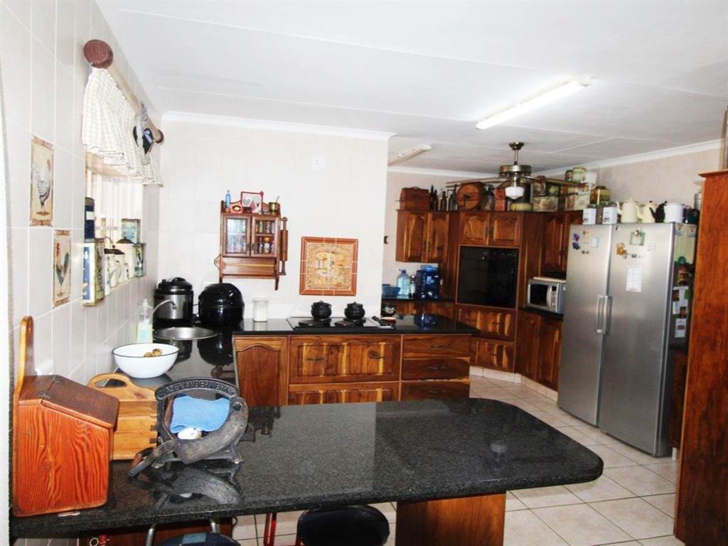 3 Bed Townhouse in Modimolle photo number 5