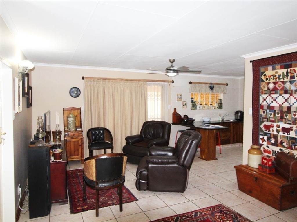 3 Bed Townhouse in Modimolle photo number 24