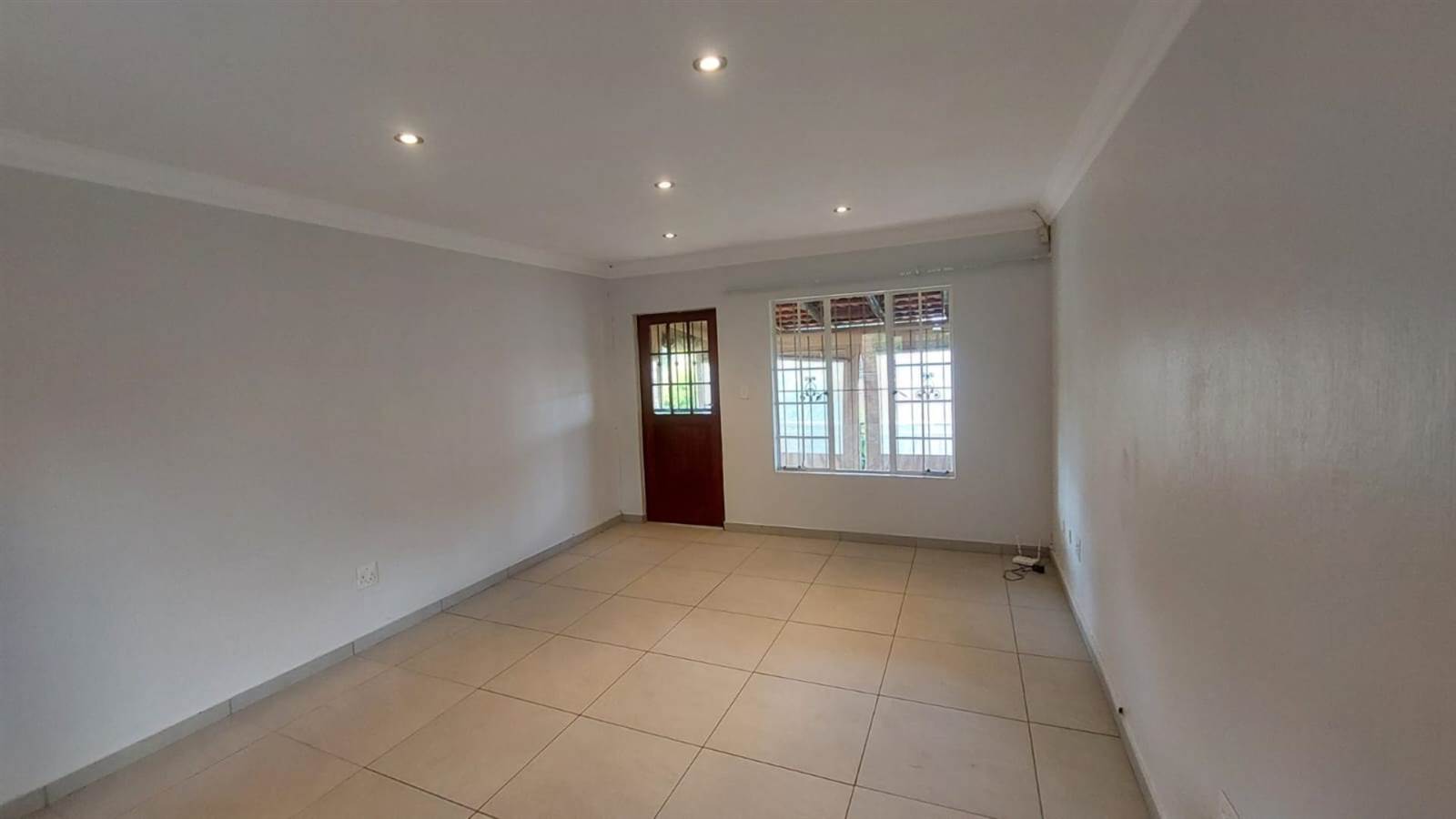 3 Bed Townhouse in Northgate photo number 4