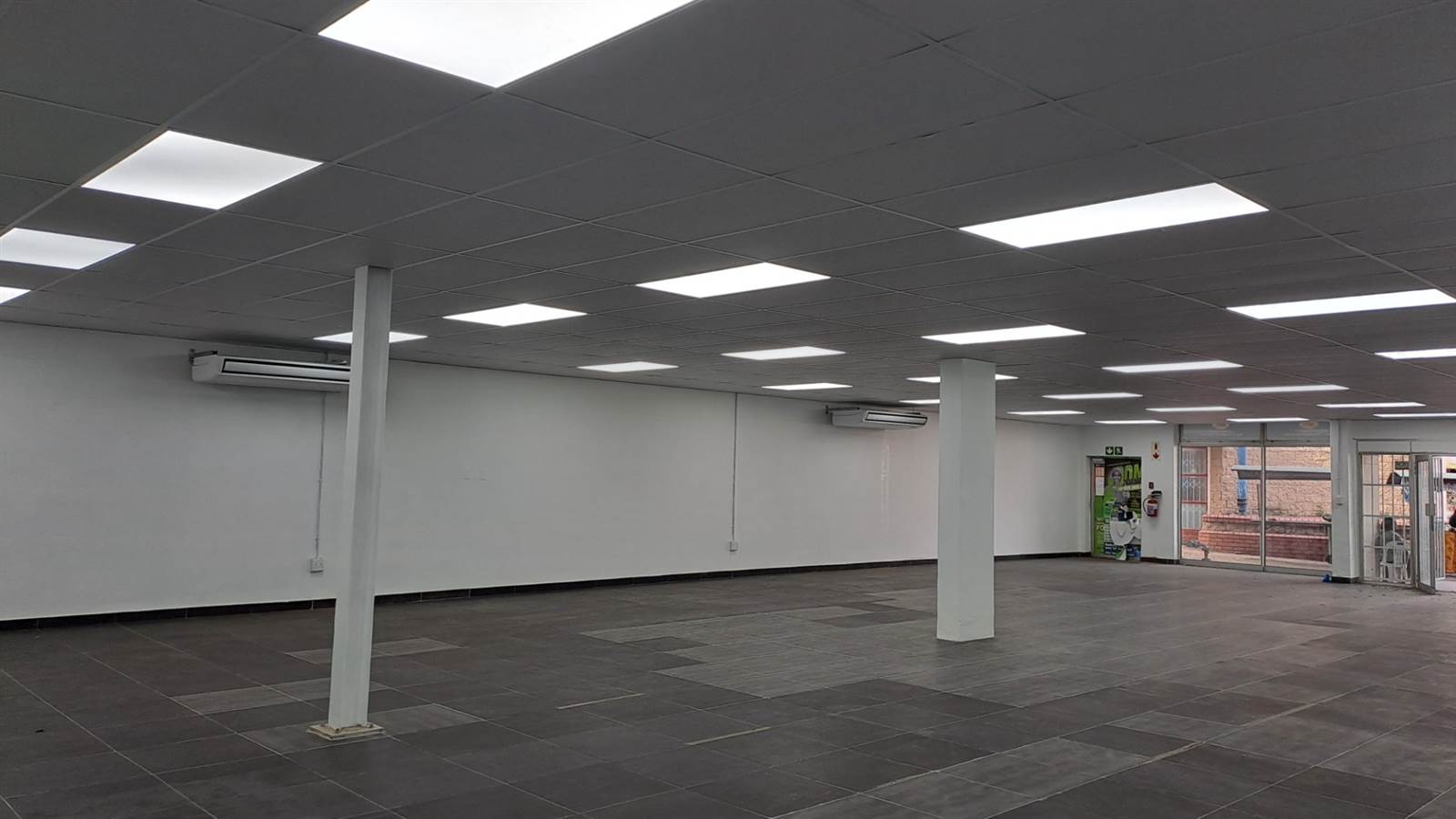 561.4  m² Retail Space in Pinetown Central photo number 4