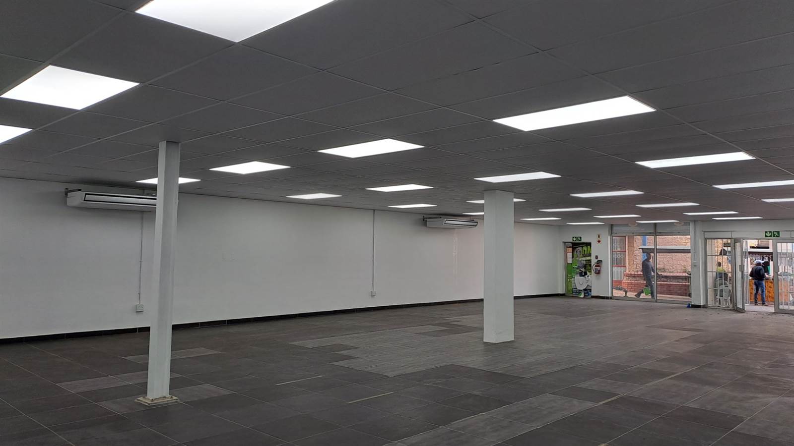561.4  m² Retail Space in Pinetown Central photo number 3